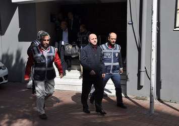 Mehmet Ateş ile SGK İzmir İl Müdürü Engin Bilgili'nin de bulunduğu 5 kişi tutuklandı
