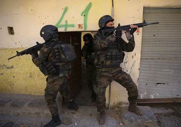 Sur'da kaçmaya çalışan 7 PKK'lı terörist öldürüldü