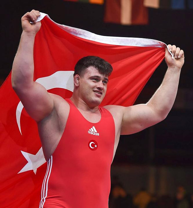 Rıza Kayaalp tarih yazdı - 1