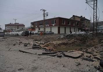 Yüksekova’da zırhlı polis aracına bombalı saldırı