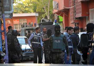 Sur'da çatışma! 2 polis yaralandı