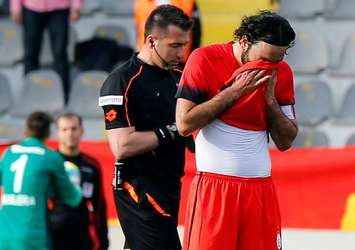 Galatasaray bir bir eriyor