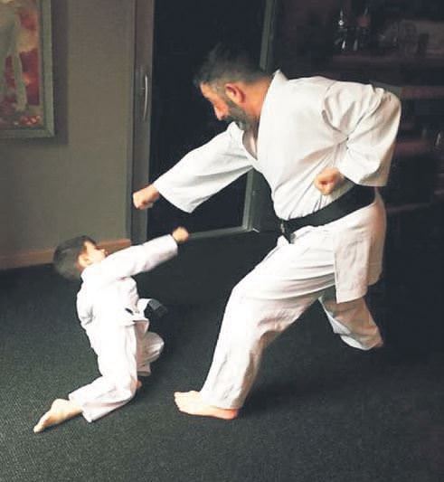 Cem Yılmaz ve Karate Kid - 1