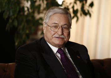 Hasan Celal Güzel 47 yıllık eşini boşuyor