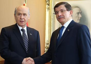 Başbakan Davutoğlu ile MHP lideri Bahçeli bir araya geldi
