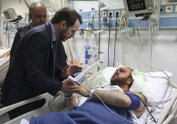 Bakan Albayrak yaralıları ziyaret etti