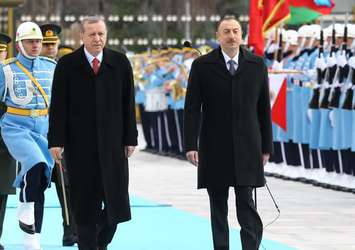 Aliyev tarihi zirve için Türkiye'de