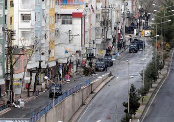 Diyarbakır'da özel harekat timleri hazırda bekliyor