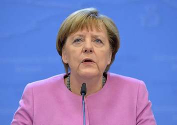 Merkel'den Türkiye'ye bir övgü daha