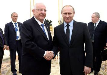 Putin ile Rivlin Kremlin'de bir araya geldi