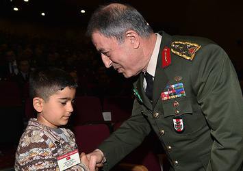 Genelkurmay Başkanı Akar şehit çocuklarını kabul etti