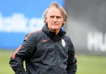 Galatasaray'da Riekerink krizi. 'O varsa ben yokum'