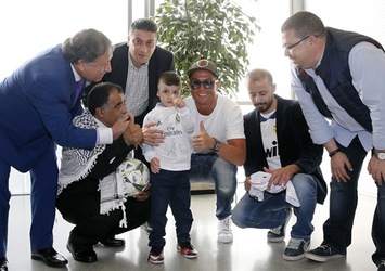 Cristiano Ronaldo'dan Filistinli küçük hayranına büyük jest