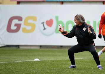 Galatasaray'ın yeni hocası Riekerink Fenerbahçe'yi o taktikle yenecek