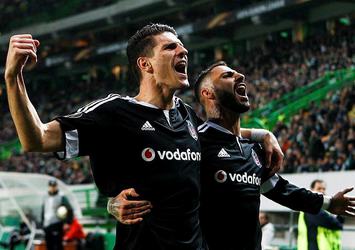 Beşiktaş, Antalyaspor engelini kayıpsız geçti