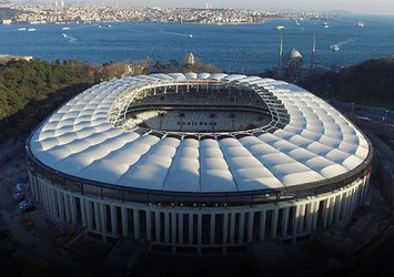 Timsah’la açıyor