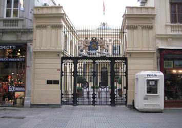 Hollanda İstanbul Konsolosluğu'nu kapattı