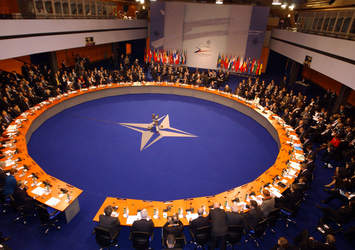NATO'dan Rusya'ya gözdağı