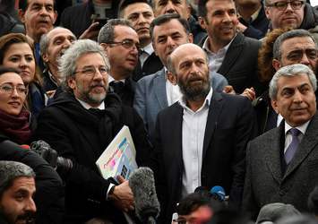 'MİT TIR'ları haberi davasında erteleme