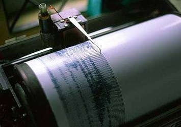 İzmir'de 3.7 büyüklüğünde deprem