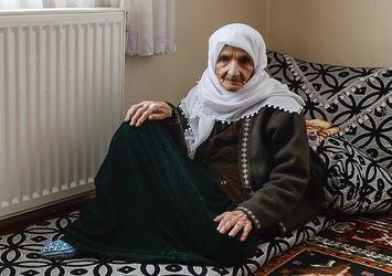 Terör 100 yaşındaki nineyi evinden etti