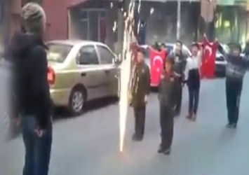 Mahallenin 'komando abisine' duygusal karşılama