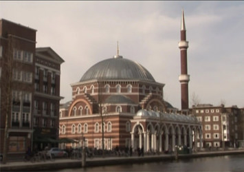 Amsterdam'da Ayasofya Camii ibadete açıldı
