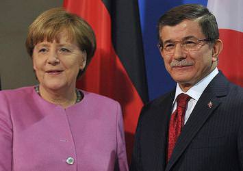 Başbakan Davutoğlu, Merkel ile görüştü