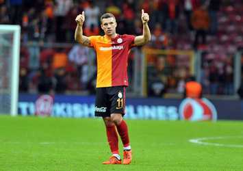 Galatasaray'da Podolski depremi!