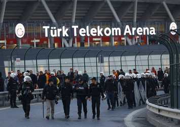 Galatasaray - Fenerbahçe maçının saati belli oldu