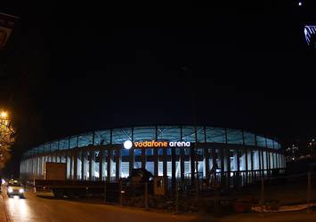 Vodafone Arena'nın açılışına efsaneler geliyor