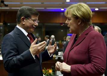 Davutoğlu: Aramızda milim fark yok!