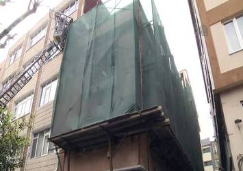 Nişantaşı'nda bina çöktü
