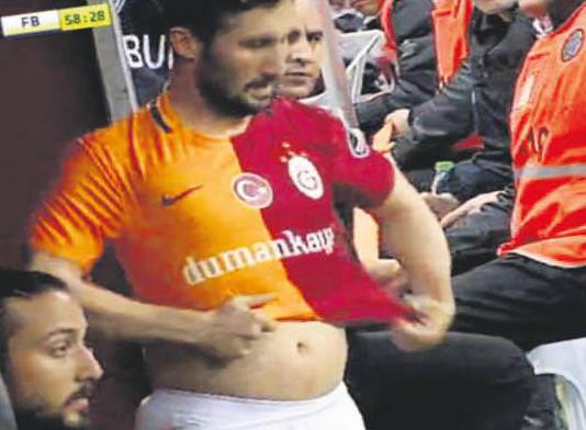 Sabri Reis sağdan değil göbekten geliyor... - 1