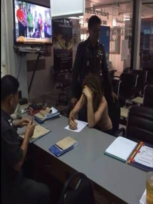 Erkek turiste üstsüz gezme cezası