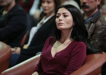Deniz Çakır anneannesini kaybetti