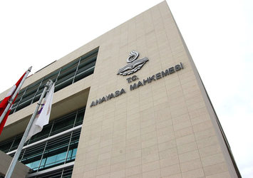 Anayasa Mahkemesi'nden AK Parti ve CHP kararı