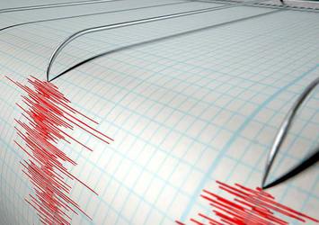 Japonya'da son 24 saatte 400'den fazla artçı deprem