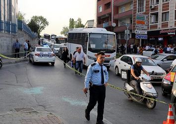 İstanbul'da polisleri taşıyan otobüse taşlı saldırı