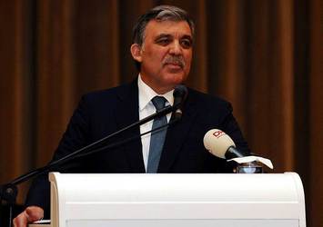 Abdullah Gül: Üniversitede okurken alnıma siyah dayadılar