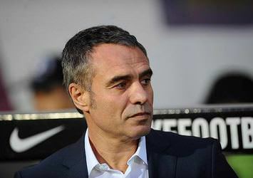 Ersun Yanal yeni takımıyla el sıkıştı