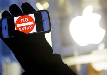 ABD, Apple'a yaptığı 'şifre kırma' talebini geri çekti