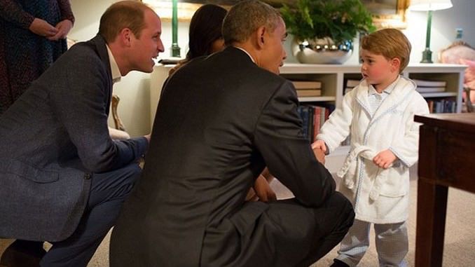 Obama'yı pijamayla karşıladı - 1