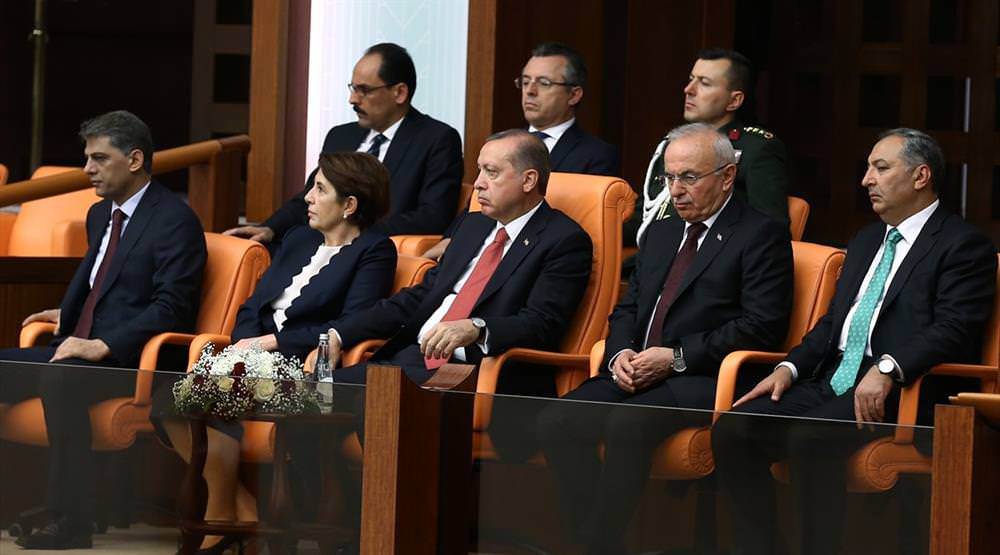 Devlet Bahçeli'den alkış alan hareket