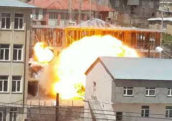 Yüksekova Belediyesi yanındaki 'bombalı' tuzak imha edildi