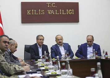 Yalçın Akdoğan toplantıdayken, 100 metre uzağına roket atıldı