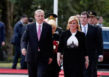 Erdoğan Hırvatistan'da resmi törenle karşılandı