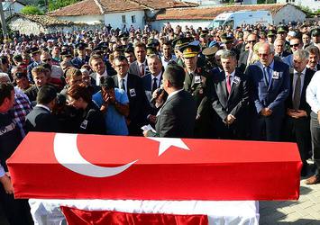 Son yolculuğuna böyle uğurlandı