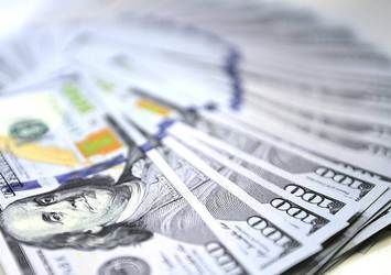 Dolar kritik sınırın altına düştü