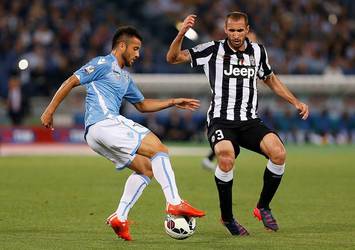 Kjaer'in yanına Chiellini!